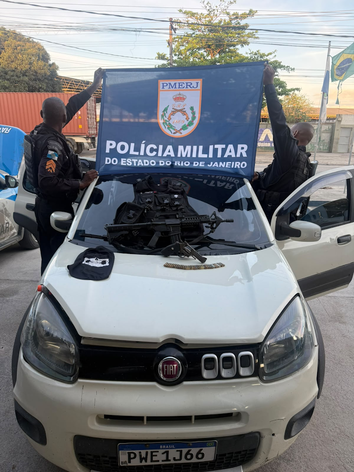 Polícia apreende revólver e recupera carro roubado em Japeri